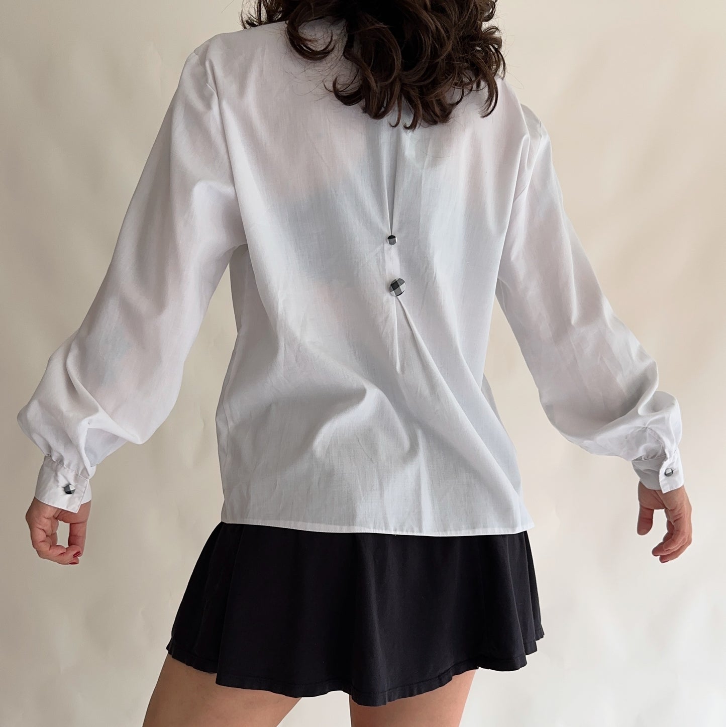 Camisa Vintage com bordados (S-M)